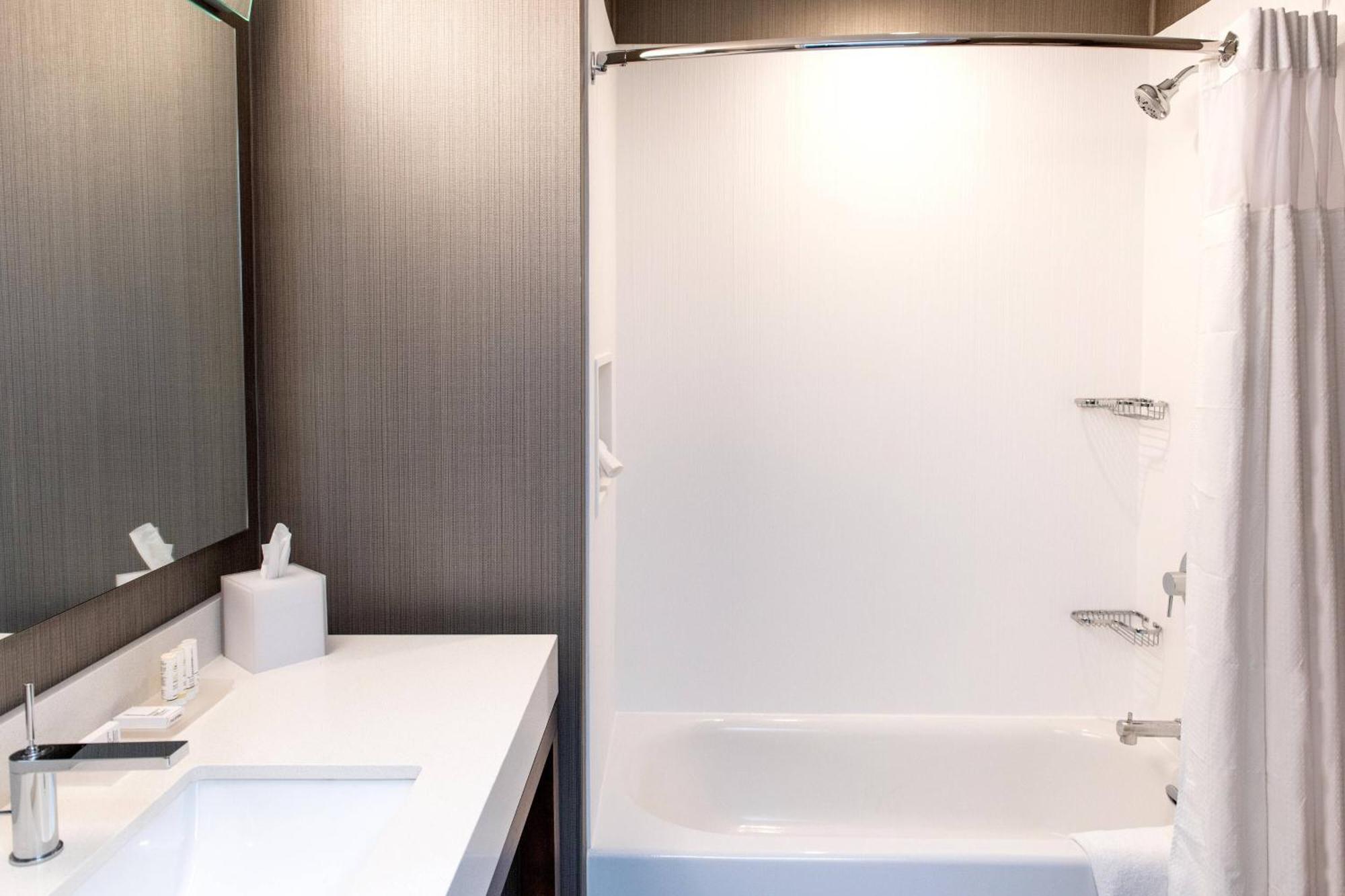Courtyard By Marriott Mesa At Wrigleyville West Eksteriør bilde