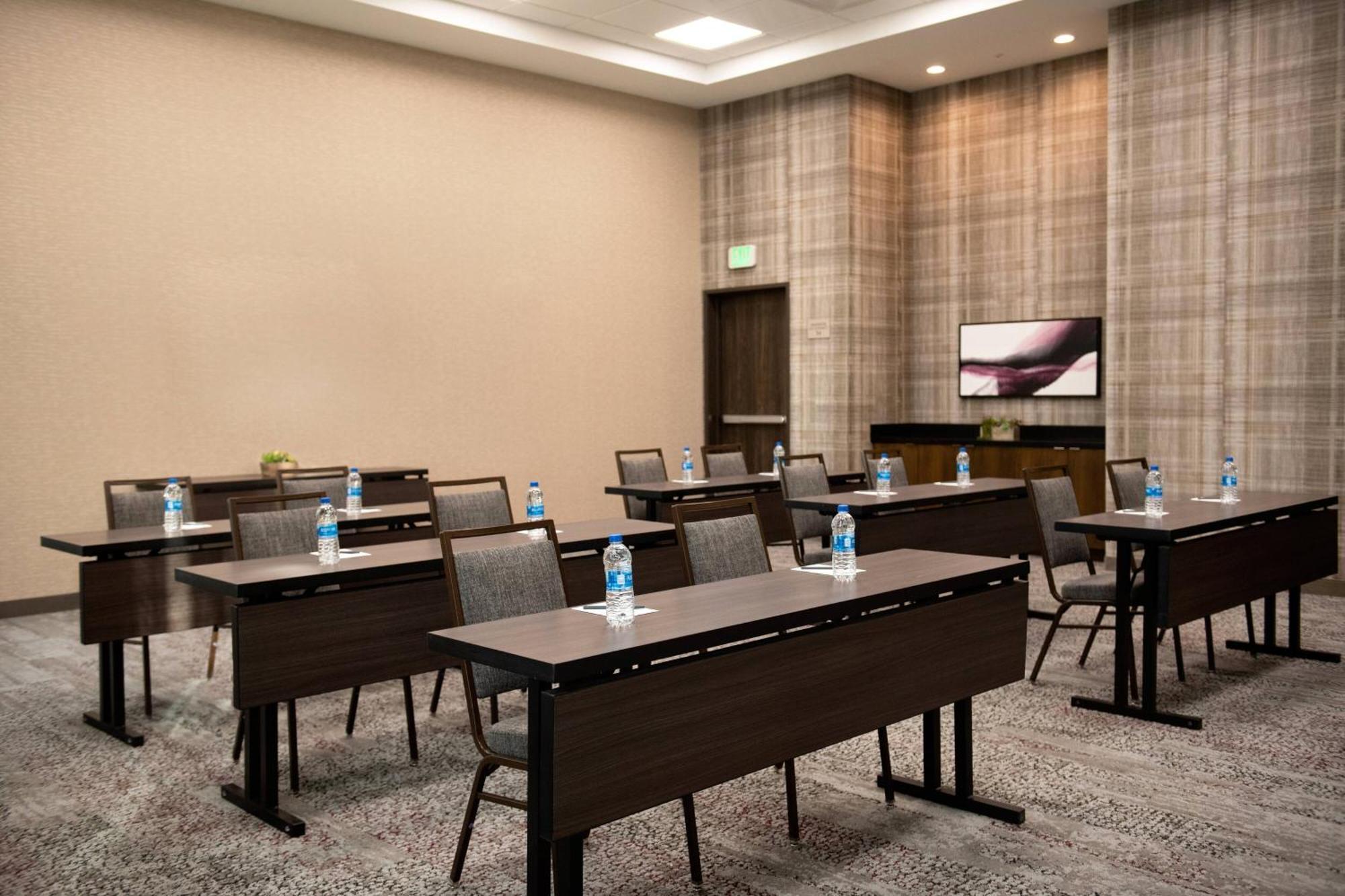 Courtyard By Marriott Mesa At Wrigleyville West Eksteriør bilde