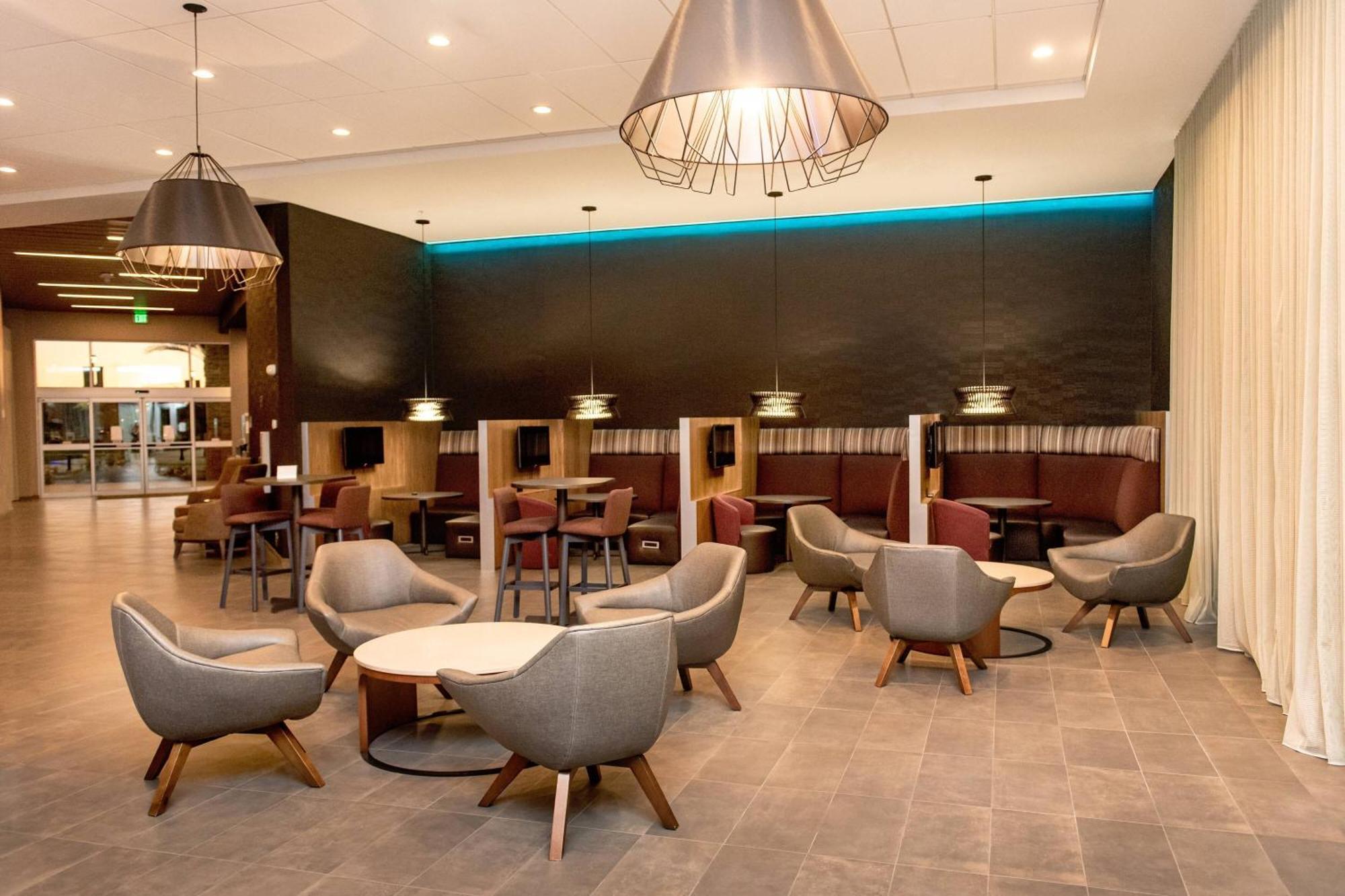 Courtyard By Marriott Mesa At Wrigleyville West Eksteriør bilde