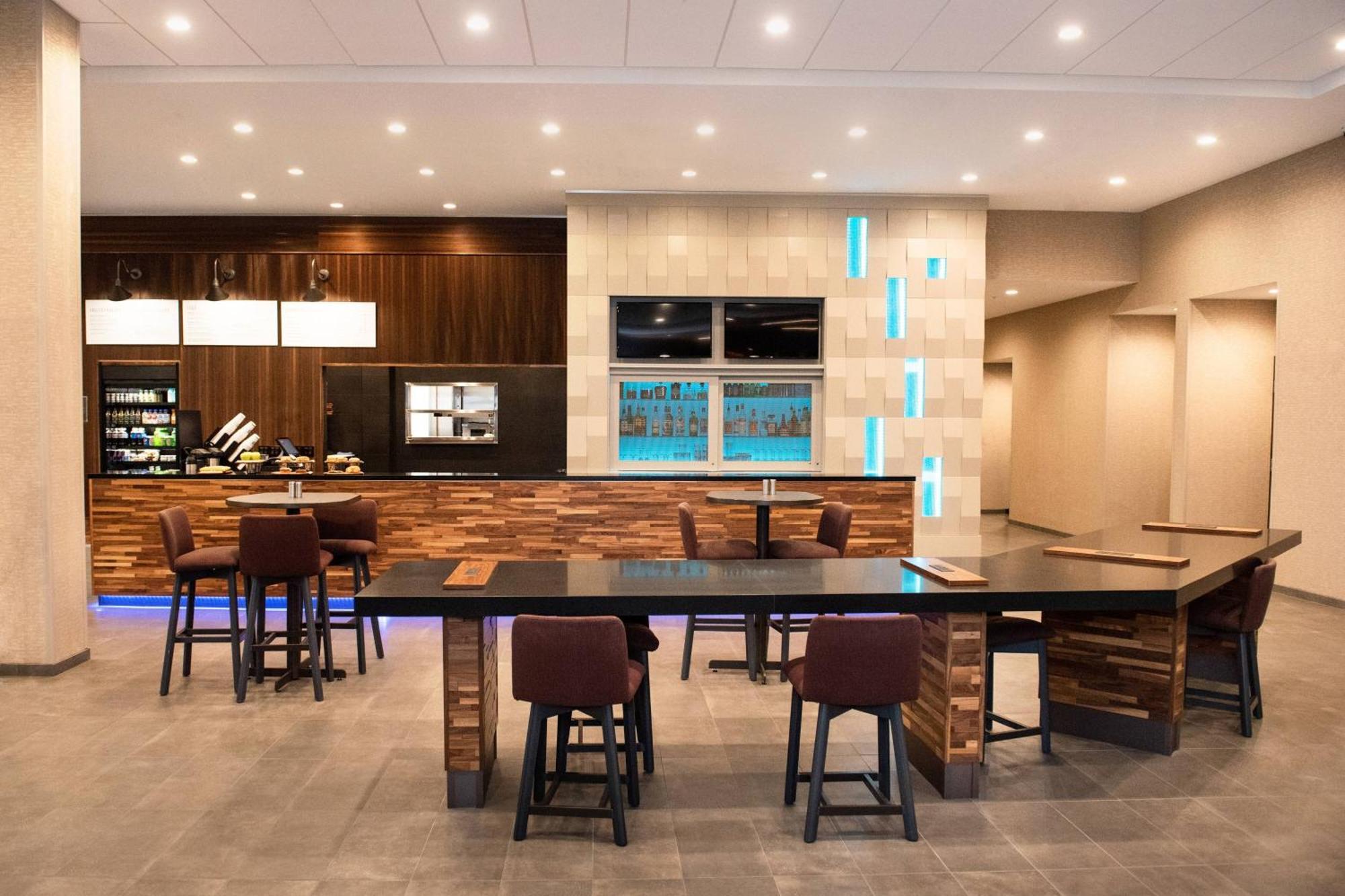 Courtyard By Marriott Mesa At Wrigleyville West Eksteriør bilde
